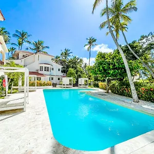https://villa-garden-pool-los-corales-bavaro-wifi-bbq-parking.comcaribbean.com